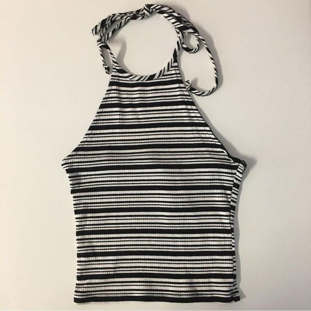 Mind Code Women's Black and White Crop-top Size M NWT